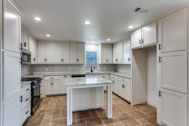 NEW PRICE Welcome to this beautifully remodeled and updated 3 - photo 4