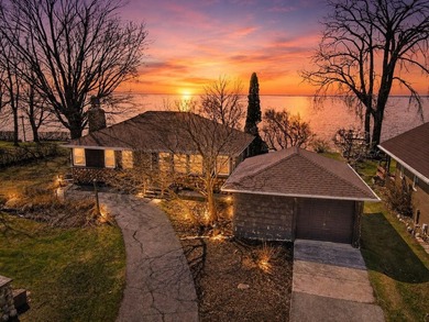 Enjoy lakeside living with this ranch home on Lake Winnebago - photo 2
