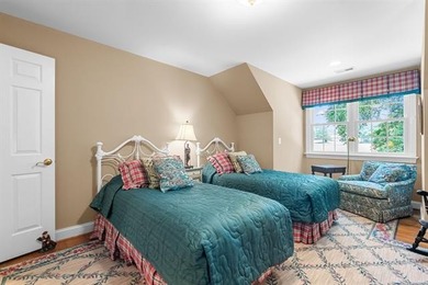 A truly exceptional property where quality, elegance, and views - photo 36