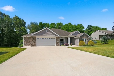 Welcome home to this beautifully maintained one-owner residence - photo 3