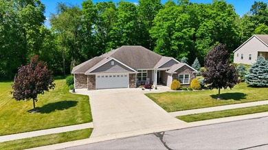Welcome home to this beautifully maintained one-owner residence - photo 5