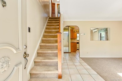 Welcome to this spacious and meticulously maintained home - photo 6