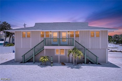 Eucalyptus Park: Premier Duplex with lower owner's unit in - photo 1