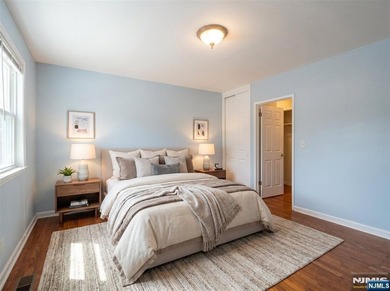 CALL BRANDON ESPER DIRECT FOR SHOWINGS. This spacious 1-bedroom - photo 4