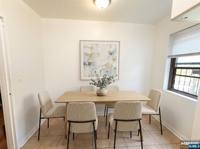 CALL BRANDON ESPER DIRECT FOR SHOWINGS. This spacious 1-bedroom - photo 8