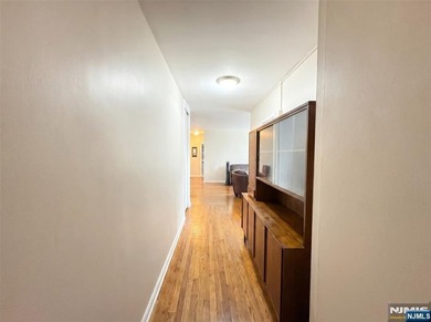 CALL BRANDON ESPER DIRECT FOR SHOWINGS. This spacious 1-bedroom - photo 10