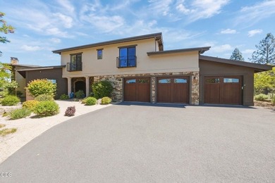 Overlooking the 13th tee in Tetherow, this exceptional home - photo 1