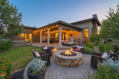 Overlooking the 13th tee in Tetherow, this exceptional home - photo 2