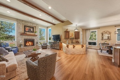 Overlooking the 13th tee in Tetherow, this exceptional home - photo 6