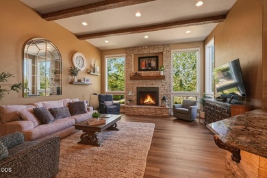 Overlooking the 13th tee in Tetherow, this exceptional home - photo 7
