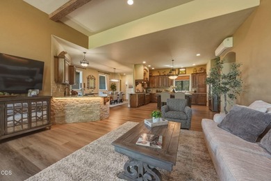 Overlooking the 13th tee in Tetherow, this exceptional home - photo 8
