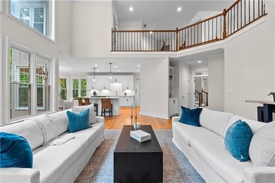 *** MUST SEE *** Lakefront Luxury on Lake Kedron - Completely - photo 15