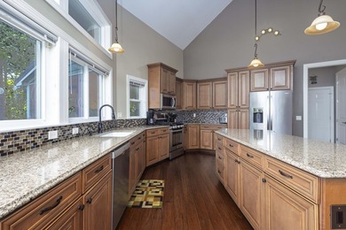 -STUNNING WATERFRONT PENINSULA HOME ON WATTS BAR LAKE - photo 16