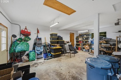 Situated on 1.94 acres just minutes from Bandon's beaches, Old - photo 23