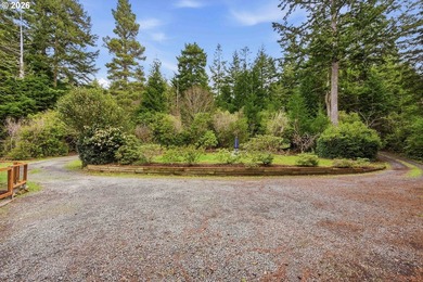 Situated on 1.94 acres just minutes from Bandon's beaches, Old - photo 42