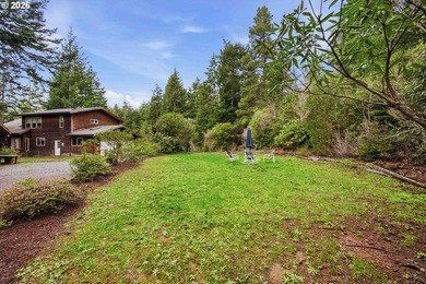 Situated on 1.94 acres just minutes from Bandon's beaches, Old - photo 43