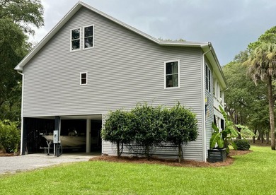 Welcome to coastal living at its best! Historic Beckett - photo 10