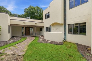Experience a rare opportunity to own a private luxury estate on - photo 4