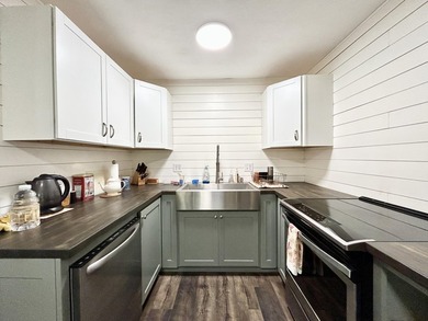 ESTATE SALE of this ground floor unit with or without - photo 13