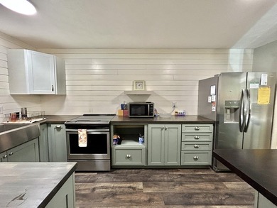 ESTATE SALE of this ground floor unit with or without - photo 14