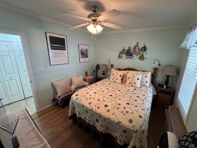 Forest View 2013 Palm Harbor, 2 Bed 2 Bath Plus Den/Office w/ - photo 22