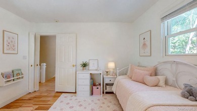 Newly renovated and move-in ready, this fully detached - photo 14
