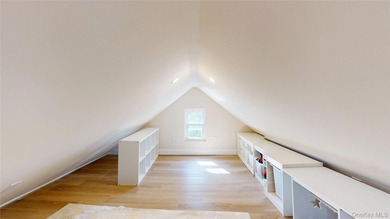 Newly renovated and move-in ready, this fully detached - photo 19