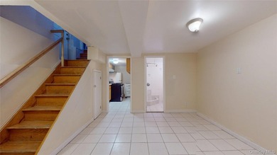 Newly renovated and move-in ready, this fully detached - photo 20