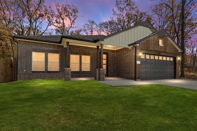 Cedar Creek Lake Home For Sale in Trinidad Texas