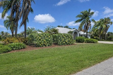 Open-Concept Pool Home with private 4th Bedroom suite No HOA! - photo 2