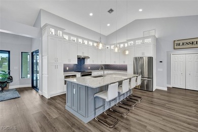 Boater's Paradise! Welcome to this DIRECT GULF ACCESS pool home - photo 3