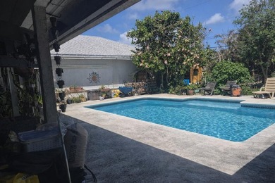 Open-Concept Pool Home with private 4th Bedroom suite No HOA! - photo 5