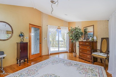 Welcome to 75 Longview Road, a custom-built contemporary home - photo 27