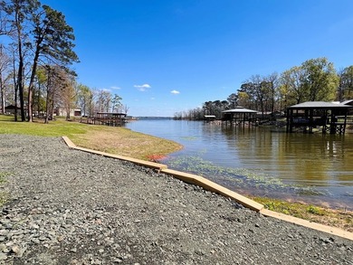 PRIVATE BOAT RAMP WATERFRONT RETREAT located in a deep cove in - photo 11