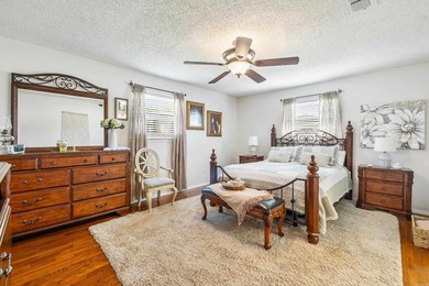 Welcome to your dream lake view retreat! This beautiful 2,752 sq - photo 16