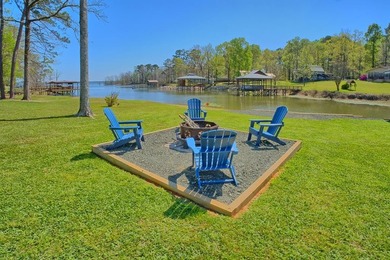 PRIVATE BOAT RAMP WATERFRONT RETREAT located in a deep cove in - photo 21