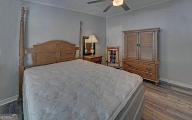 Lakefront living at its best on Lake Hartwell! This 3-bedroom - photo 24