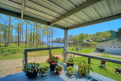 PRIVATE BOAT RAMP WATERFRONT RETREAT located in a deep cove in - photo 25
