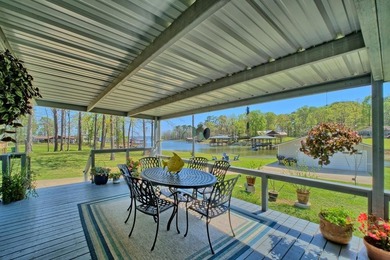PRIVATE BOAT RAMP WATERFRONT RETREAT located in a deep cove in - photo 26
