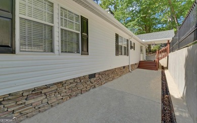 Lakefront living at its best on Lake Hartwell! This 3-bedroom - photo 32