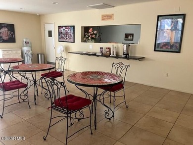 This is what you're hoping for. All freshly painted, new carpet - photo 33