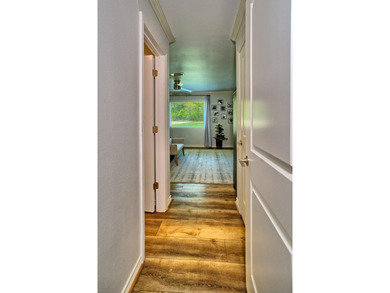 PRIVATE BOAT RAMP WATERFRONT RETREAT located in a deep cove in - photo 47