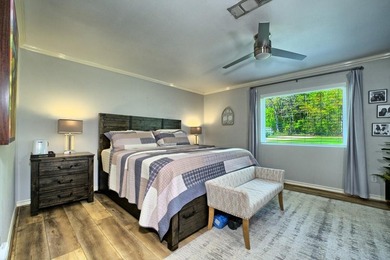 PRIVATE BOAT RAMP WATERFRONT RETREAT located in a deep cove in - photo 48