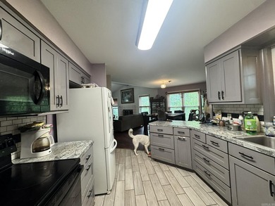 Beautiful home with a location that can't be beat! Conveniently - photo 9