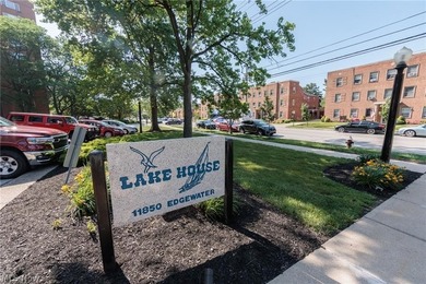 Recently remodeled throughout, this unit offers everything you - photo 2