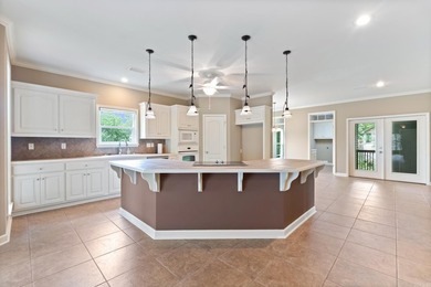 Discover comfort and tranquility in this well-maintained home - photo 4