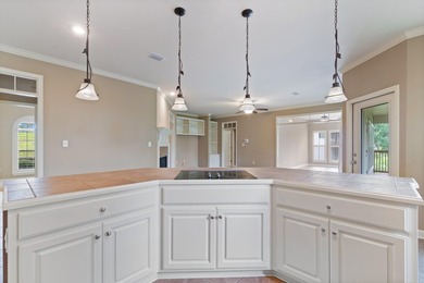 Discover comfort and tranquility in this well-maintained home - photo 6