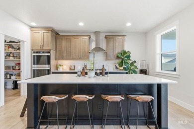 Welcome to 12602 S Teano Ave-an exceptional 2,128 sq ft, 3 bed - photo 14