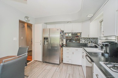 Welcome to 1438 East 70th Street - A Home With Space, Comfort & - photo 17