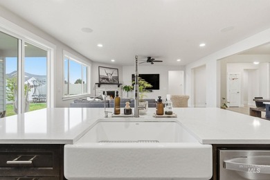 Welcome to 12602 S Teano Ave-an exceptional 2,128 sq ft, 3 bed - photo 18